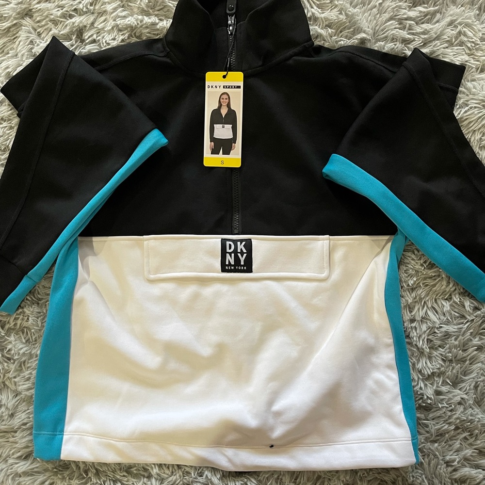 Size S NWT DKNY Pullover